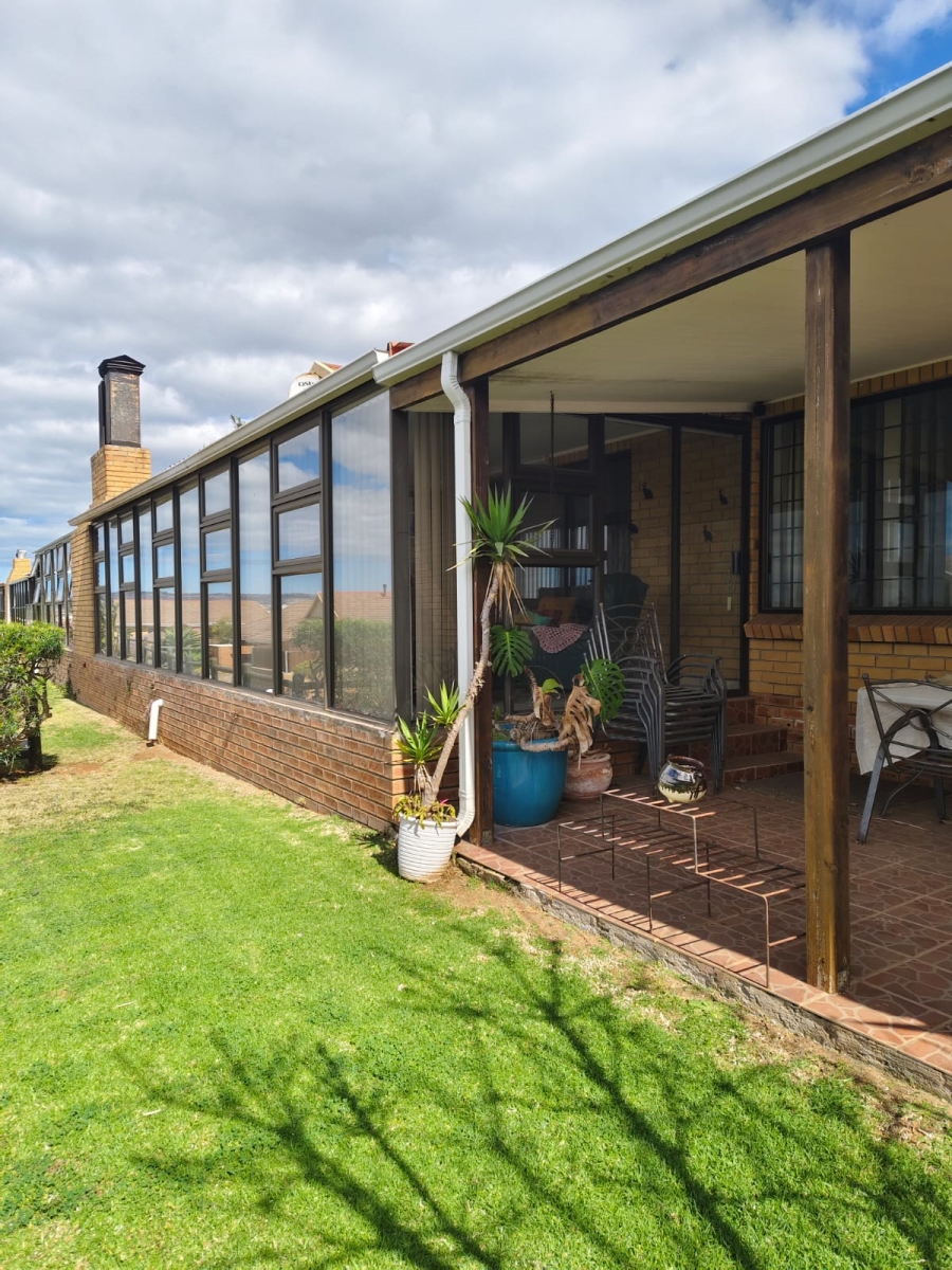 3 Bedroom Property for Sale in Hartenbos Central Western Cape